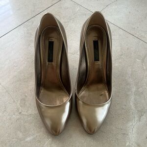 Louis Vuitton Pump (heels)